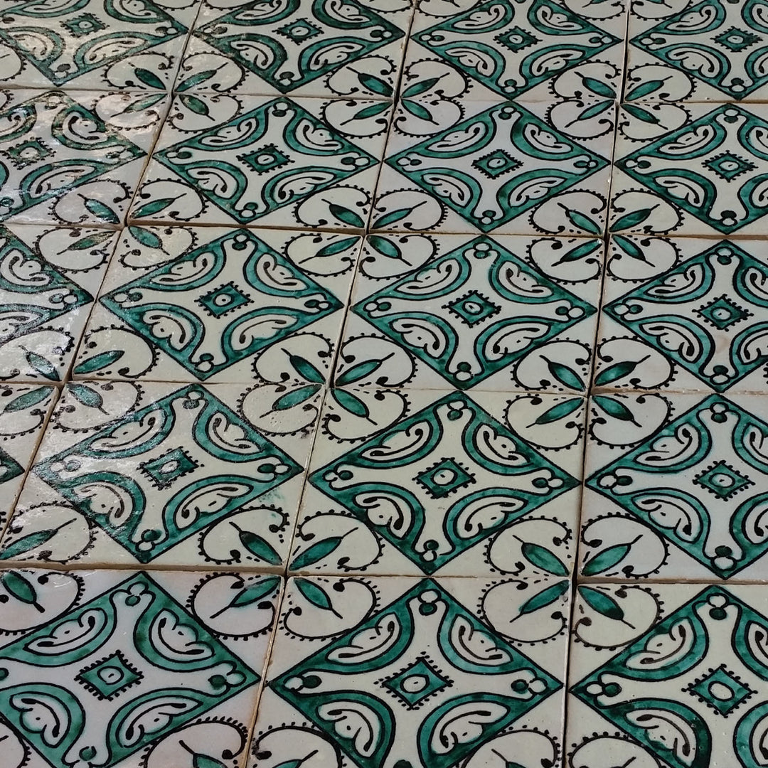 Handbemalte Fliese Ebru Grün