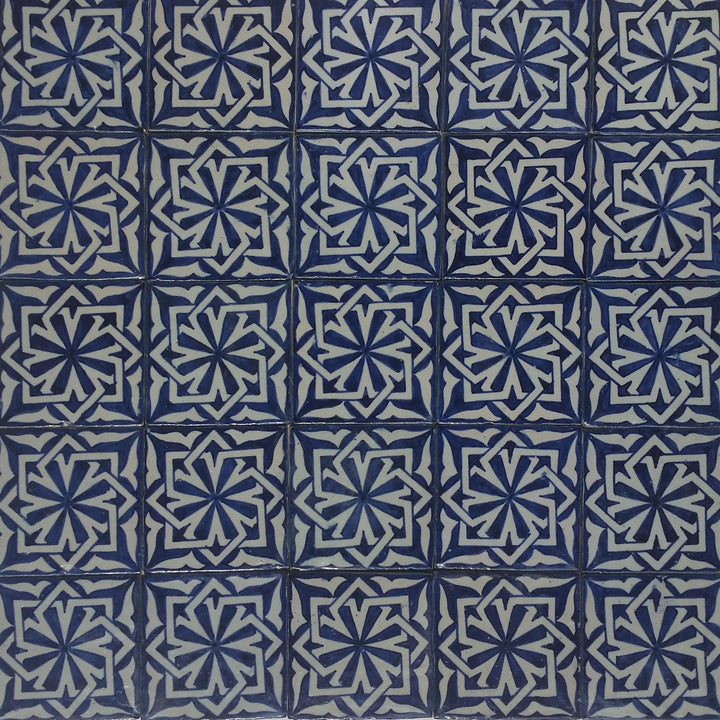 Handbemalte Fliese Hala