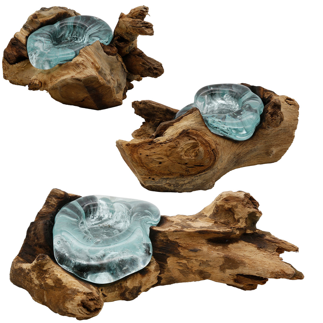 Drei Varianten des Teelichthalters aus Glas und Wurzelholz, jeweils mit individueller Form und handgefertigtem Charakter.